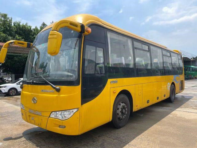 Le moteur utilisé d'arrière de l'autobus XMQ6110 de Kinglong a utilisé l'entraîneur Bus Double Doors 50 châssis d'airbag de l'euro IV de sièges