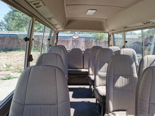 Essence de luxe utilisée LHD 2017 de bureaux de sièges du caboteur 17-30 Seater de Toyota fabriquée au Japon
