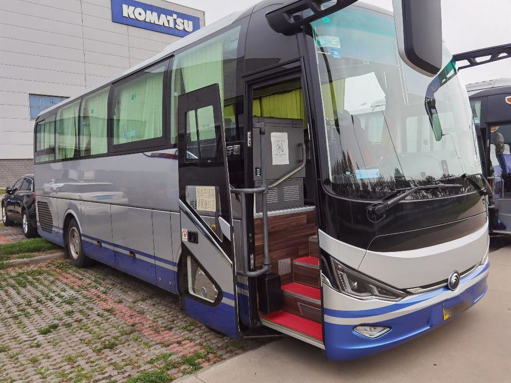 Occasion transporte l'autobus électrique de Gasoline Engine China d'entraîneur de luxe de Yutong ZK6907 avec la TV