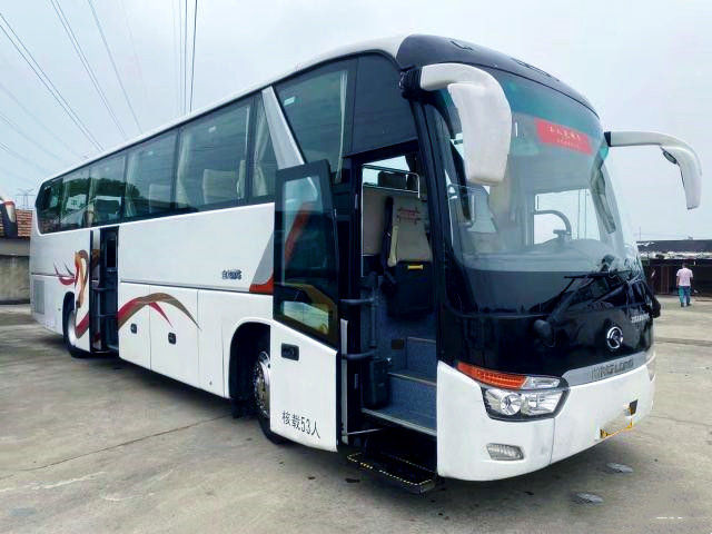 L'autobus Kinglong utilisé 53 porte à deux battants a utilisé la direction gauche de l'autobus XMQ6129 d'autocar