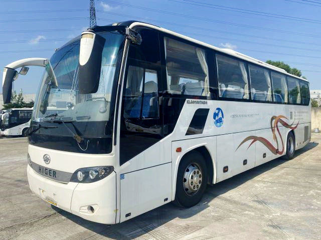 Les doubles portes ont utilisé 47 autobus d'entraîneur de Higer de sièges ont utilisé le moteur de LHD KLQ6115 Yuchai