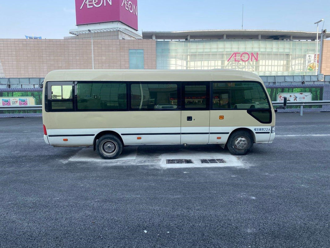 22 sièges direction de main gauche de 2012 ans ont utilisé le moteur à essence de l'autobus 2TR de caboteur de Toyota