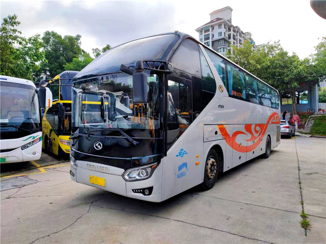 L'entraîneur utilisé XMQ6125 Mini Coach Bus 51 de Kinglong pose le car Accessories With Yutong d'autobus de moteur d'arrière de Weichai plus haut