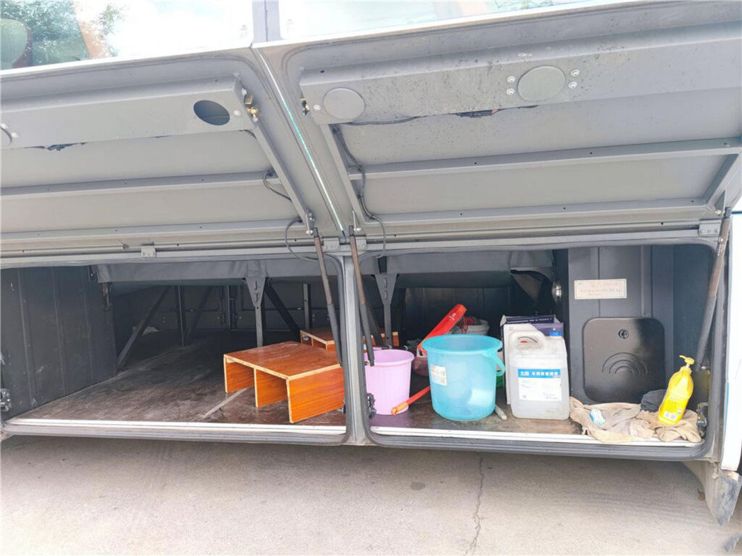 Doubles porte à deux battants du moteur 400kw de Weichai d'autobus de T-oyota utilisée Hiace de l'autobus 49 de Yutong des prix de Decker Bus Yutong Brand ZK6116 par sièges