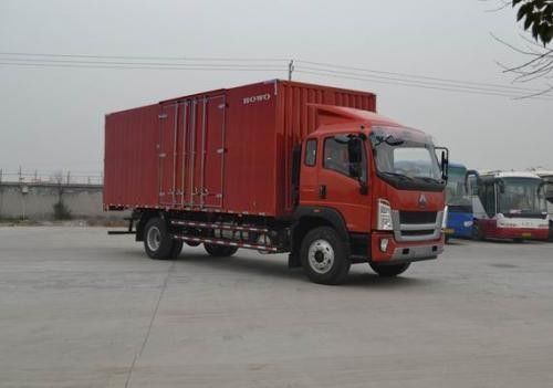 Le camion utilisé 4X2 de cargaison de Howo enferment dans une boîte Van Light Duty Truck Year que 2016 LHR/RHD ont laissé la direction d'entraînement de main de Righ
