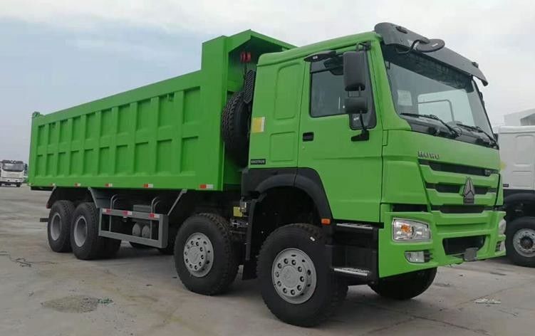 Camion à benne basculante tout neuf de HOWO 8x4 371HP 25CBM pour le transport de extraction