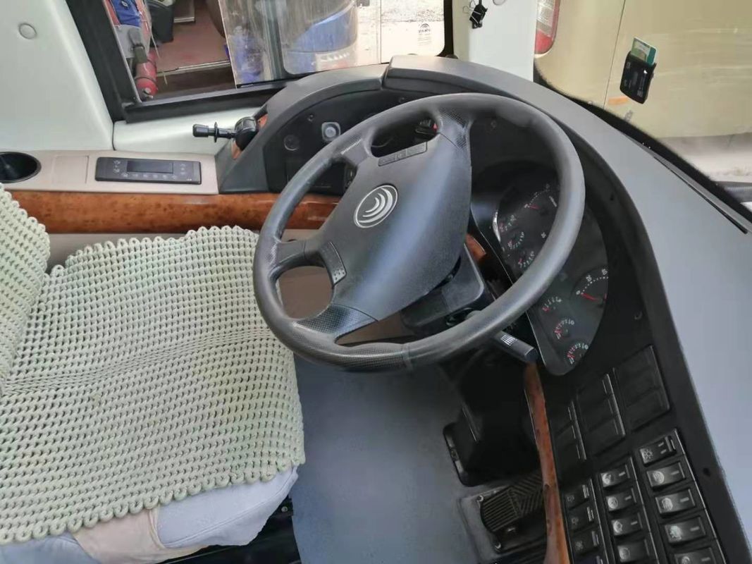 Ans de l'autobus ZK6122 de Yutong d'occasion les 2019 ont utilisé des autobus de Yutong presque nouveaux dans la direction de LHD