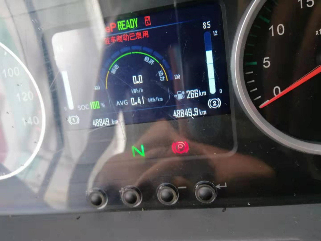 Autobus électrique ZK6815 de ville de Yutong -Yota aux autobus et aux cars  d'énergie de substitution de Seaters de l'autobus 15 de Hiace 53 sièges