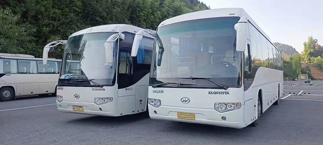 Un plus haut autobus dans le long autobus utilisé de caboteur de Toyota de disposition des sièges RHD Front Engine 2+3 de Buses 65 d'entraîneur de la Tanzanie KLQ6129 Yutong