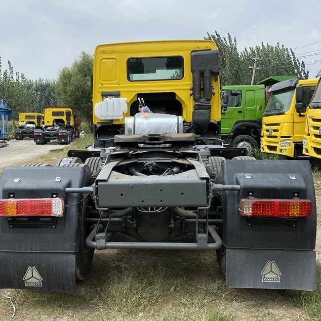 Tête utilisée de tracteur de Howo d'occasion du camion 6*4 de tracteur de HOWO 375hp avec la bonne condition