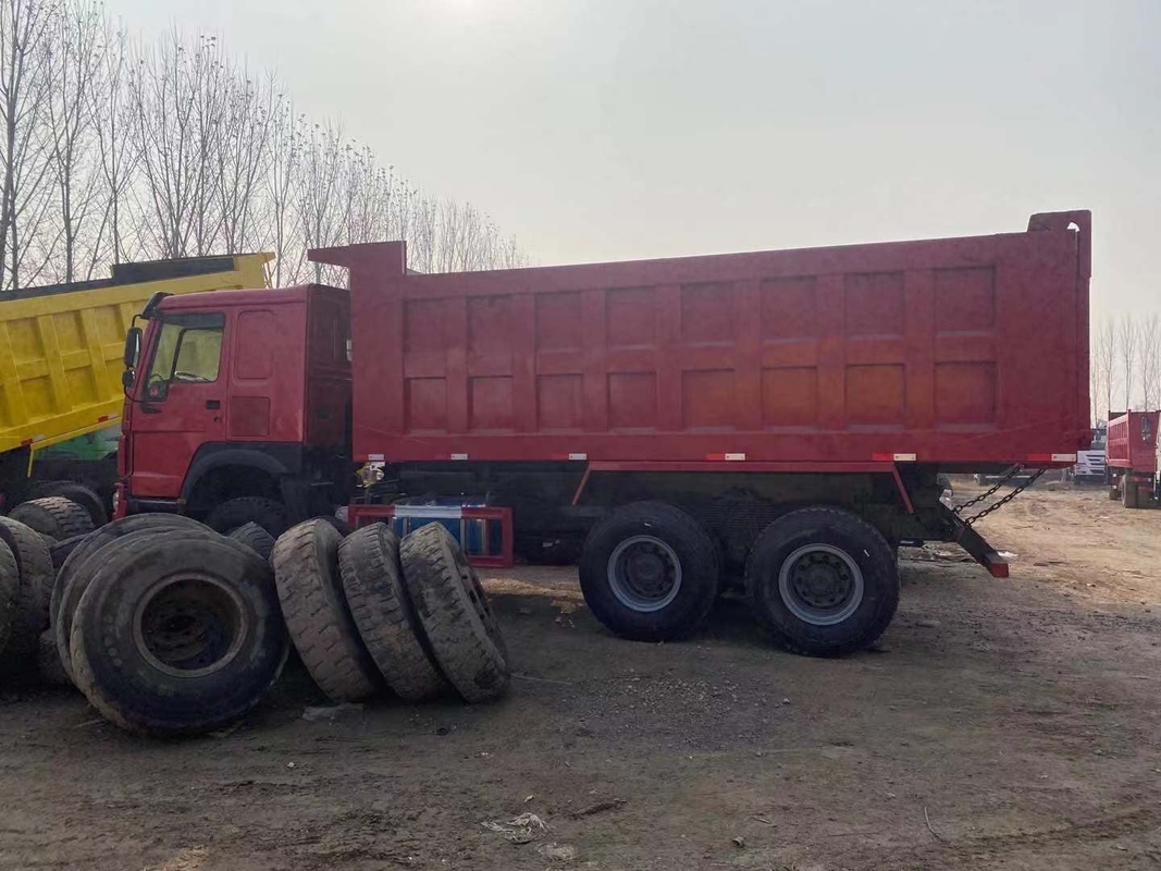 Camion à benne basculante utilisé de Howo 6*4 conduisant l'euro modèle 2 de la manière WD615.47 de Right Hand Driving