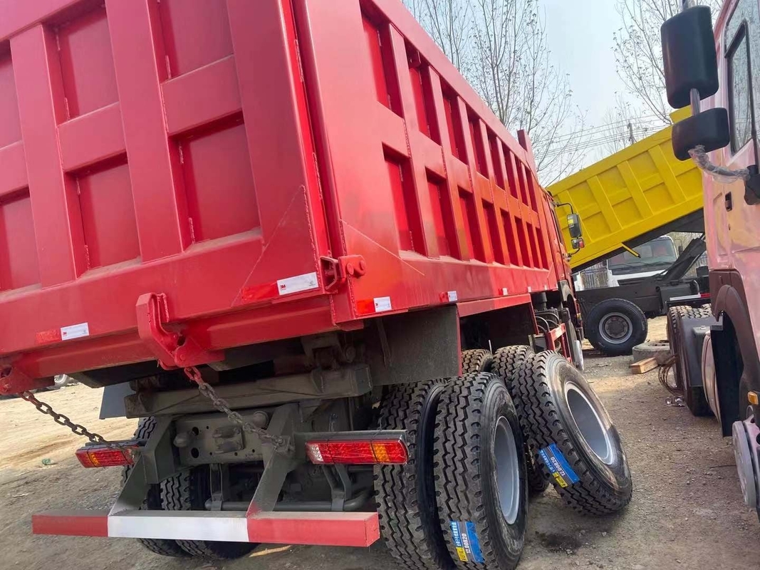 Camion à benne basculante utilisé de Howo 6*4 conduisant l'euro modèle 2 de la manière WD615.47 de Right Hand Driving