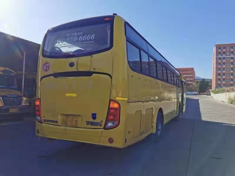 60 sièges 2013 moteur Yutong d'arrière de l'autobus utilisé par an Zk6110 ont utilisé l'entraîneur Company Commuter Bus