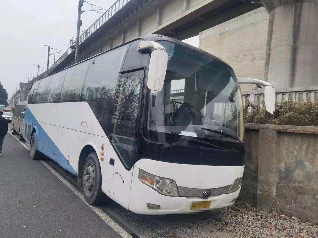 51 entraîneur utilisé par autobus Bus de Yutong utilisé par sièges ZK6110 2010 ans orientant des moteurs diesel de RHD