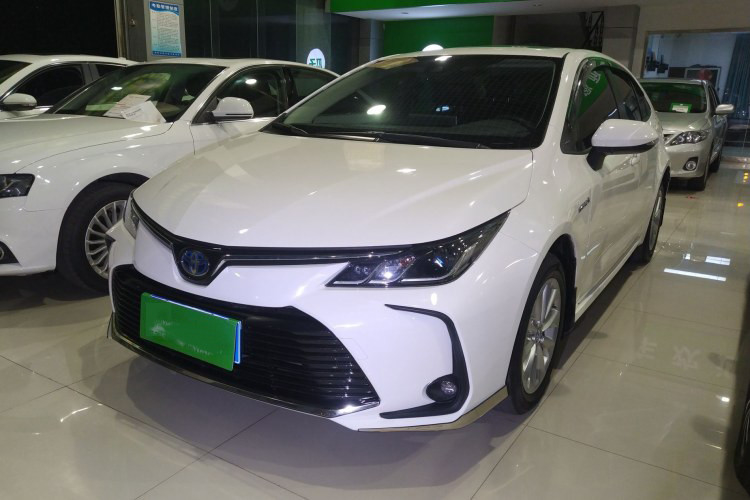 Véhicule utilisé de New Energy de voiture de Corolla avec la voiture blanche de berline de portes de la couleur 4 de sièges du pionnier 5 de Corolla 20191.2T S-CVT