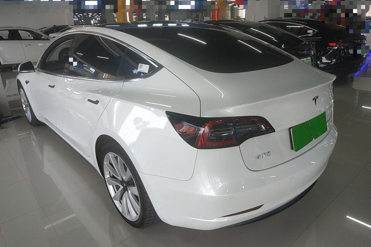 Véhicules chinois de New Energy d'occasion de meilleur avec 5 sièges et 5 portes