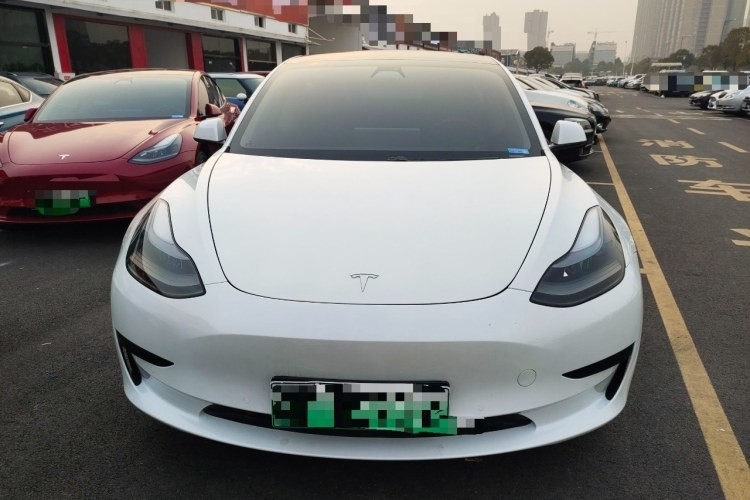 Sièges à grande vitesse de roues de la berline 4 de voitures de véhicule électrique de New Energy 5 4 portes