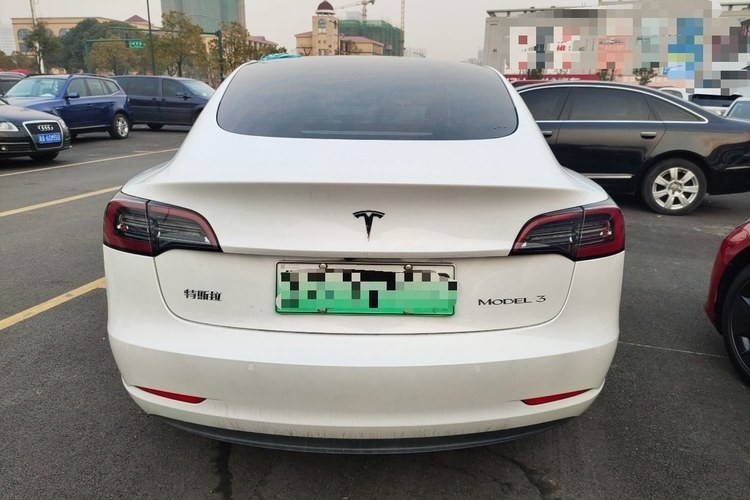 Sièges à grande vitesse de roues de la berline 4 de voitures de véhicule électrique de New Energy 5 4 portes
