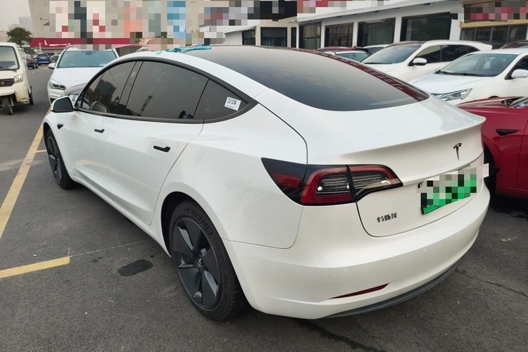Sièges à grande vitesse de roues de la berline 4 de voitures de véhicule électrique de New Energy 5 4 portes