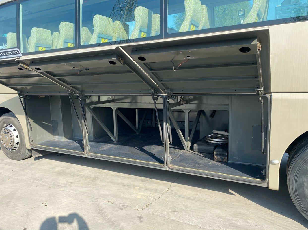 Housse de siège de luxe d'or d'autobus de passager de sièges de l'autobus 49 de Dragon Bus Coach XML6113 VIP