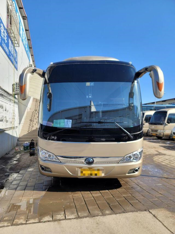 Passager d'autobus de Youtong Zk6908 d'autobus contre 38 moteur de Yuchai 270kw de car d'autobus de touristes de sièges