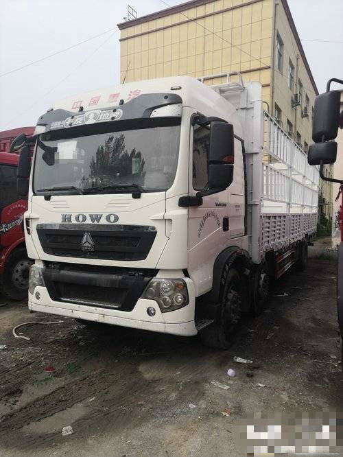 Type 420hp LHD de grille d'entrepôt utilisé par cargaison du camion à benne basculante de Howo 6*2