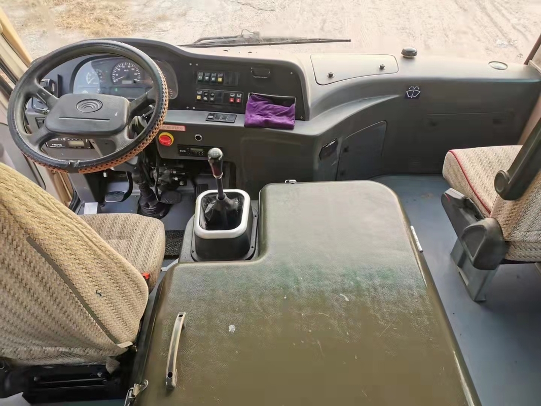 La commande de main gauche a utilisé les autobus de luxe de ville de Yutong alimentent les 30 sièges diesel Front Engine