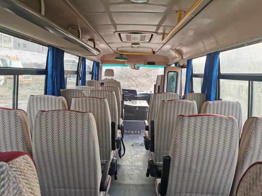 La commande de main gauche a utilisé les autobus de luxe de ville de Yutong alimentent les 30 sièges diesel Front Engine
