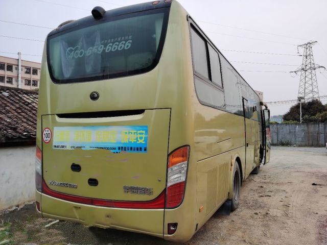 Le tourisme urbain utilisé d'autobus a utilisé le car guidé diesel Buses de l'EURO III de Yuchai de sièges des autobus 41 de LHD