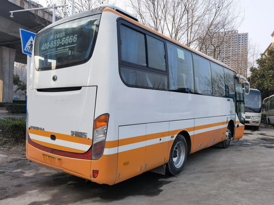 Yutong de luxe d'occasion transporte les 24-35 sièges publics diesel utilisés que la ville transporte l'entraîneur utilisé par LHD Buses In 2014 ans