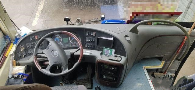 Les bus touristiques utilisés ZK6998 de Yutong ont employé l'année de luxe de 39 de sièges de Yuchai de car diesel de moteur autobus de Buses Used Intercity en 2014
