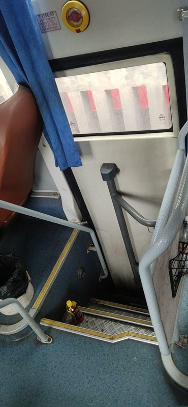 Les bus touristiques utilisés ZK6998 de Yutong ont employé l'année de luxe de 39 de sièges de Yuchai de car diesel de moteur autobus de Buses Used Intercity en 2014