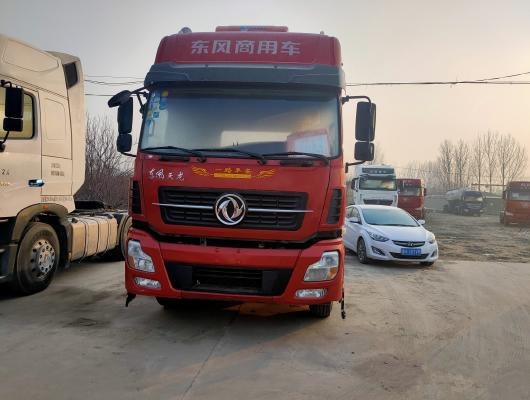 Le tracteur utilisé 420hp de camion a utilisé la tête 6*4 50tons de tracteur à vendre le camion de tracteur