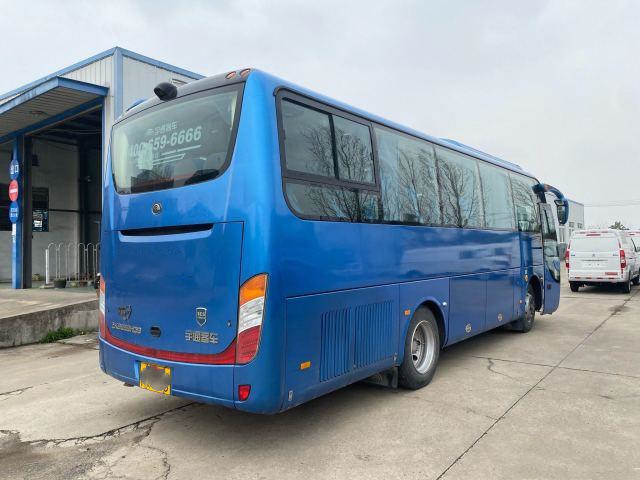 L'entraîneur utilisé Bus 37 sièges Yutong Zk6888 transporte et donne des leçons particulières à la conduite à droite d'autobus