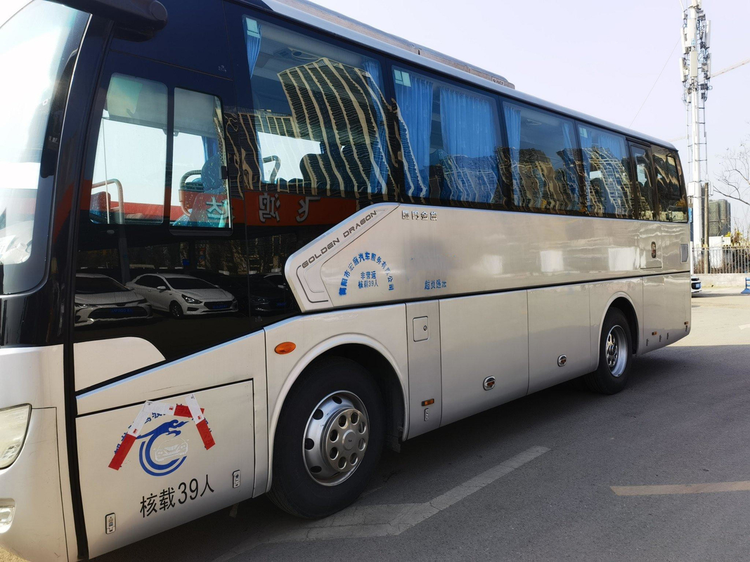 Moteur de Yuchai d'autobus de ville de sièges de la porte 38 d'autobus de Golden Dragon Bus XML6907 Passanger d'entraîneur