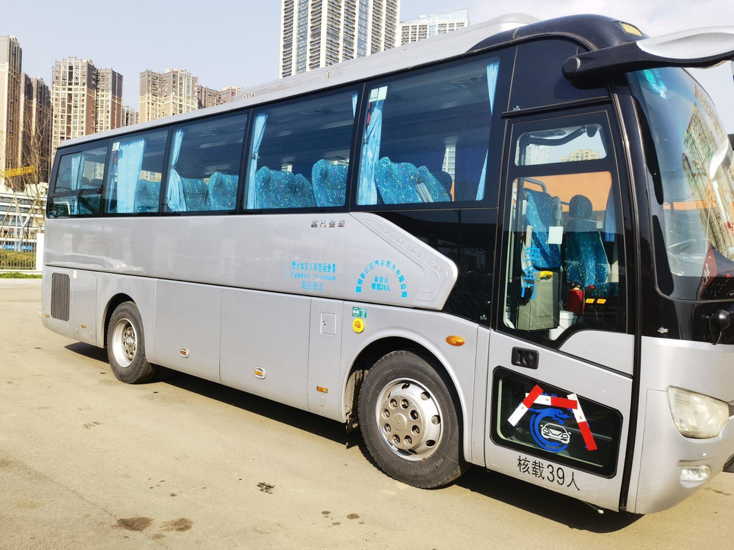 Moteur de Yuchai d'autobus de ville de sièges de la porte 38 d'autobus de Golden Dragon Bus XML6907 Passanger d'entraîneur