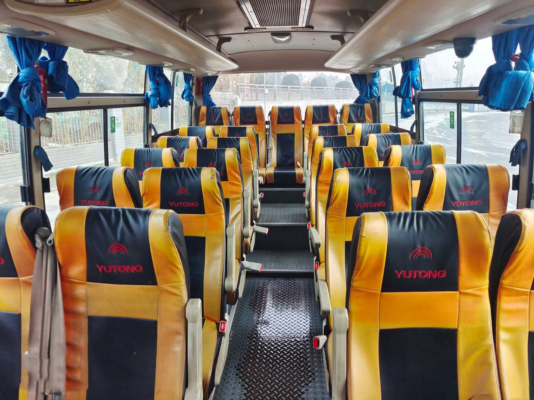 L'autobus public blanc diesel utilisé par année utilisé de la marque ZK6761 en 2017 LHD de Yutong a utilisé de Yuchai d'EURO V 29 autobus de sièges du moteur