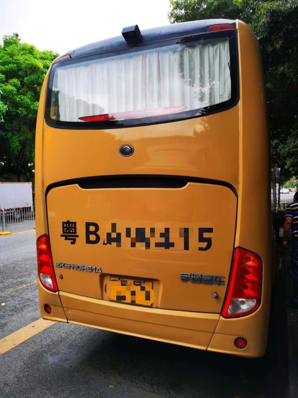 Entraîneur Bus 60 portes de Yutong utilisées par autobus ZK6110 deux de passager de la conduite à droite de Seat