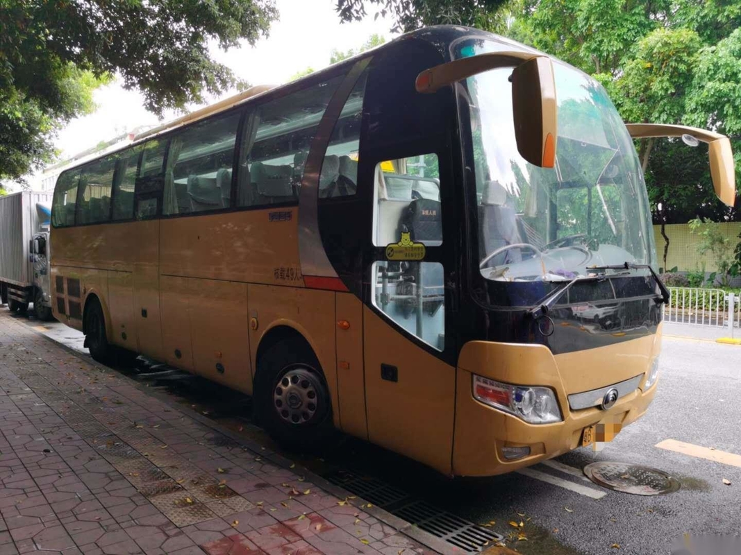 Entraîneur Bus 60 portes de Yutong utilisées par autobus ZK6110 deux de passager de la conduite à droite de Seat