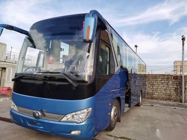 Moteur arrière de direction de Yutong 49 Seat ZK6110 2ème de main d'autobus de portes gauches gauches de la direction deux