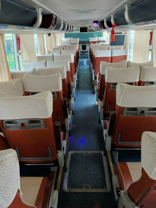 La marque utilisée de Yutong entraîneur Bus de visite de 2015 ans où ZK6126 a utilisé l'autobus diesel du moteur 375hp de Weicahi a utilisé l'autobus de l'EURO III de portes à deux battants