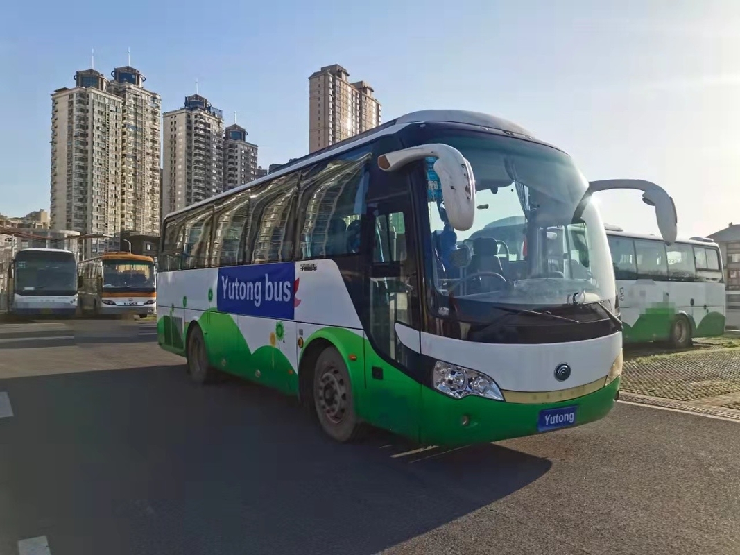 2014 autobus ZK6908 de Yutong utilisé de l'an 39 par sièges à vendre l'entraîneur utilisé Bus LHD en bon état