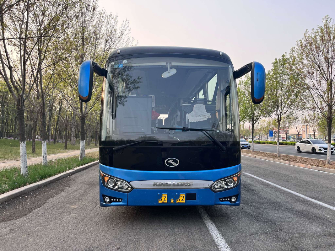 L'autobus nouveau XMQ6135 de Kinglong a utilisé l'entraîneur Buses 56 sièges LHD Front Engine Double Axle