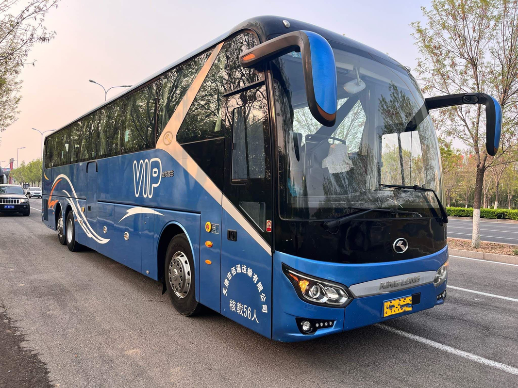 L'autobus nouveau XMQ6135 de Kinglong a utilisé l'entraîneur Buses 56 sièges LHD Front Engine Double Axle