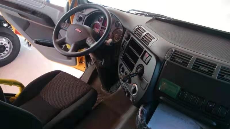 60 tonnes ont utilisé le camion d'occasion du camion à benne basculante de GINAF 10*6 à vendre