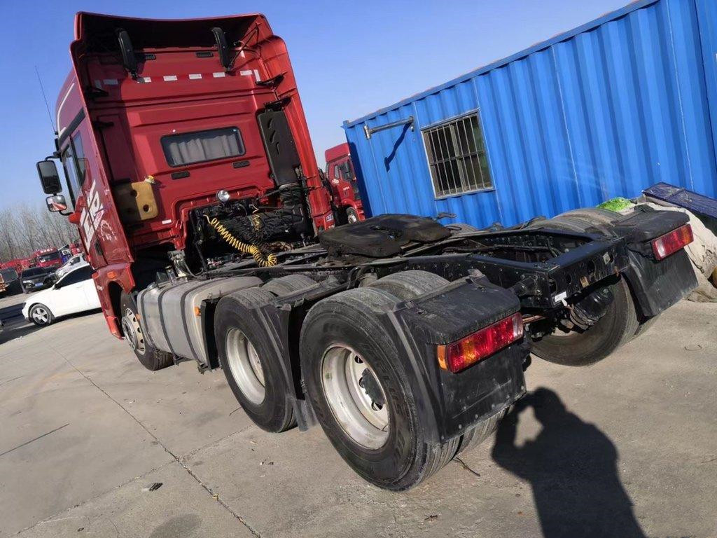 FAW JH6 a utilisé le moteur diesel 11.596L LHD manuel du camion 6*4 430hp Weichai de tracteur