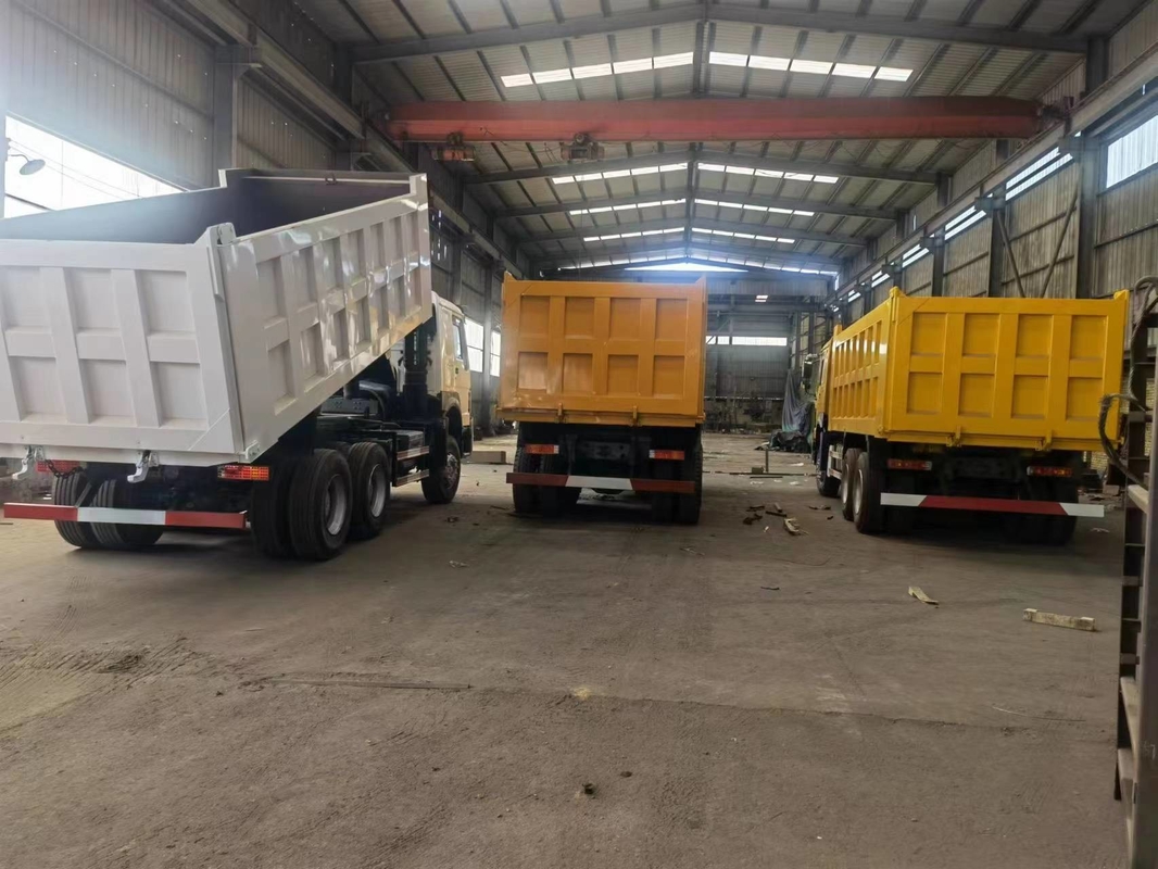 la direction de gauche à droite de 6*4 8*4 a utilisé le déchargeur d'entraînement d'occasion de Tipper Truck 371/375hp