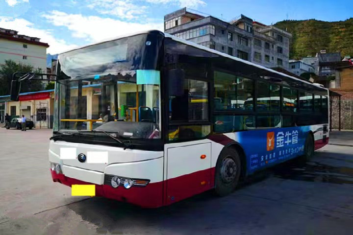 32 l'autobus utilisé Zk6105 de /92 par sièges Yutong a utilisé l'autobus de ville pour le moteur diesel de transport en commun
