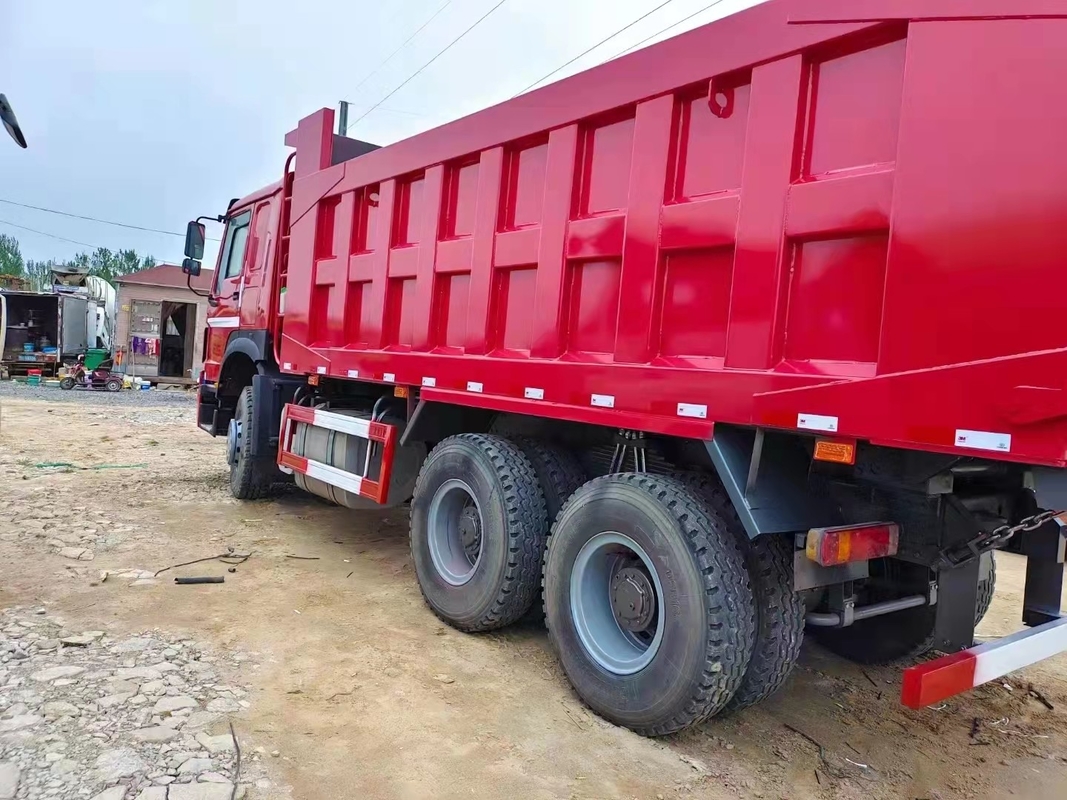 Conduite à droite du camion 6*4 8*4 d'occasion de Howo Tipper Truck Used Dumper 371/375hp la sino