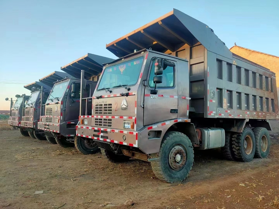 Sino HOWO a utilisé le déchargeur de camion à benne basculante avec 430HP le moteur 120 Ton Load Used For Mine